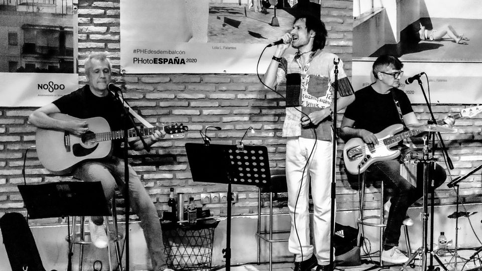EL HOMBRE DEL TRAJE GRIS tributo a Sabina por Bajocuerda