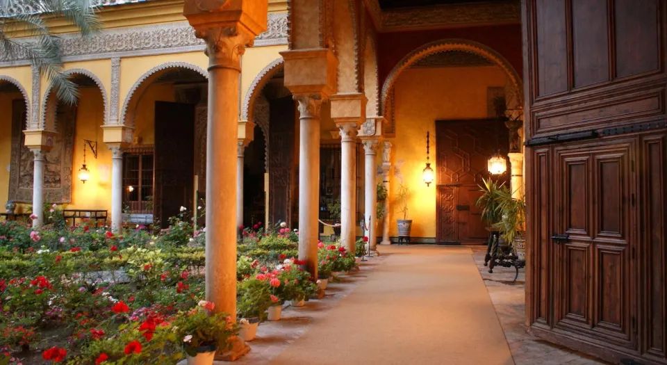 Palacio de Dueñas: Visita guiada