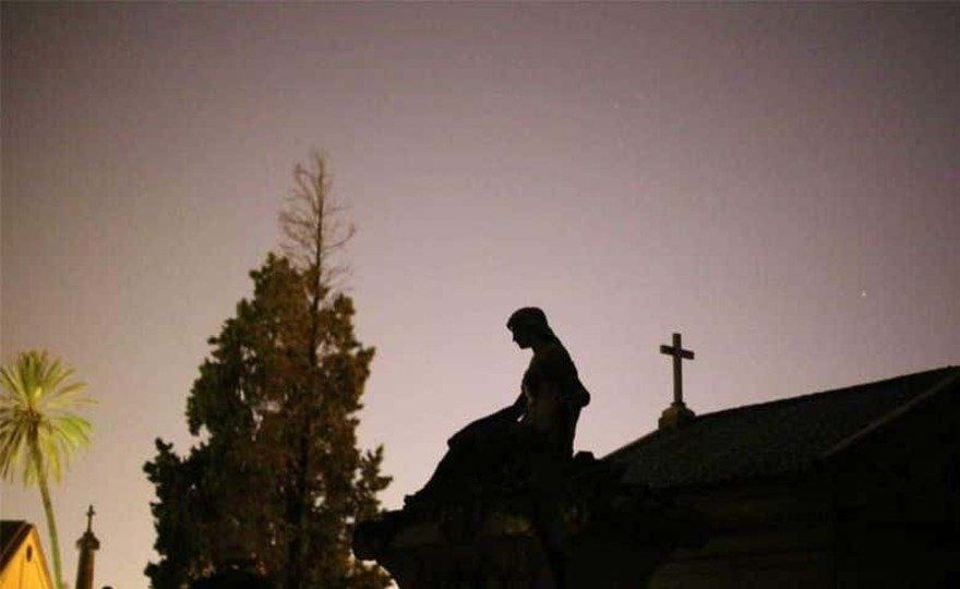 Tour teatralizado nocturno por el cementerio de Sevilla