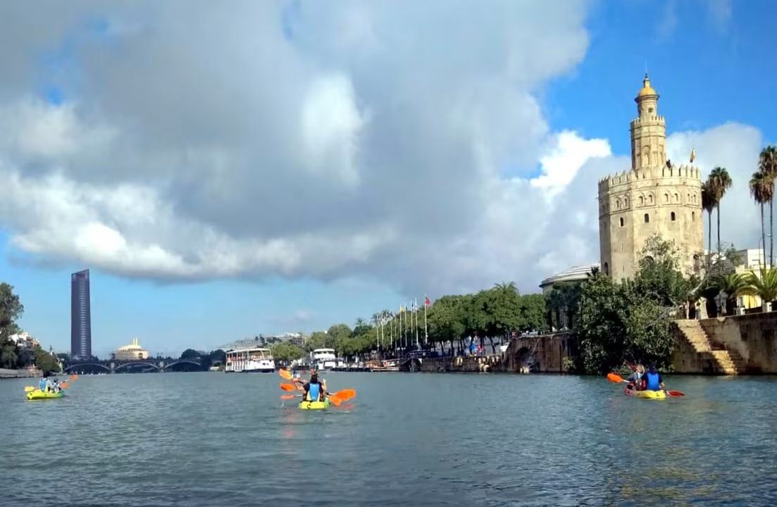 Kayak tour por el río Guadalquivir en Sevilla