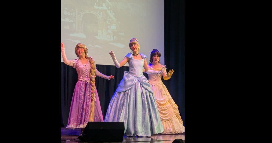 PRINCESS STORY - Dos Hermanas