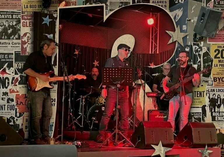 Un recorrido por las canciones de Radio Futura
