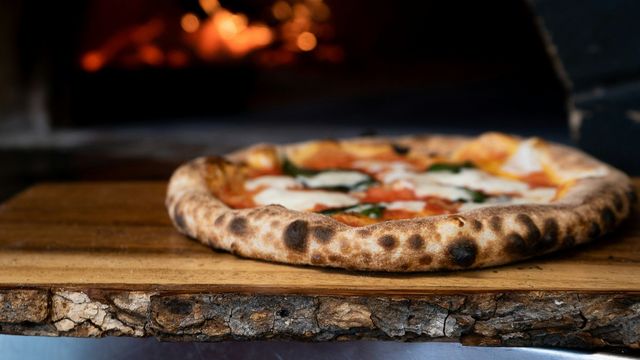 Pizzerías italianas en Sevilla con masa y horno de verdad